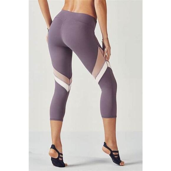 Fabletics Purple & White Salar POWERHOLD Capri Leggings Size S - Picture 2 of 8